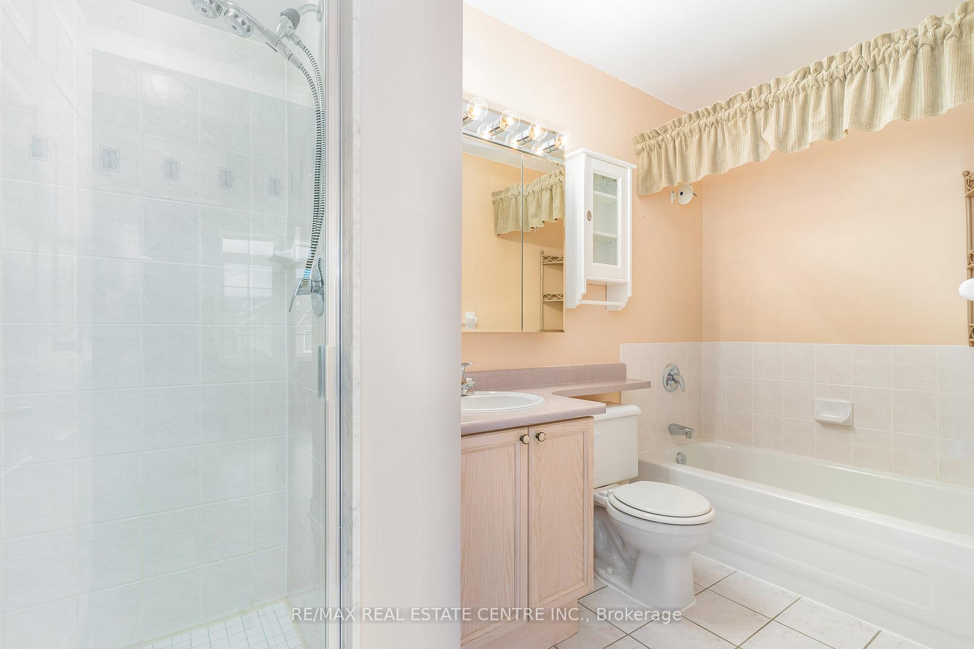 Photo 12 of Unit 410, 2301 Parkhaven Boulevard, Oakville, River Oaks — HOMEH