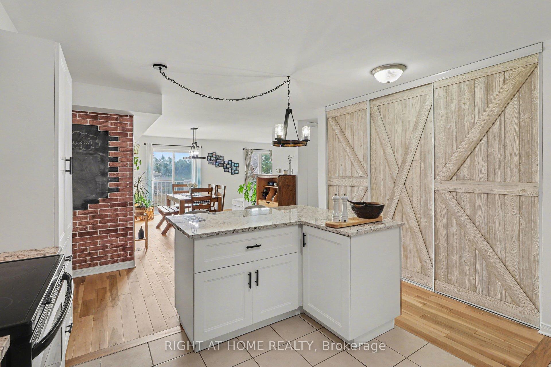 Photo of Unit 202, 646 Cummings Avenue