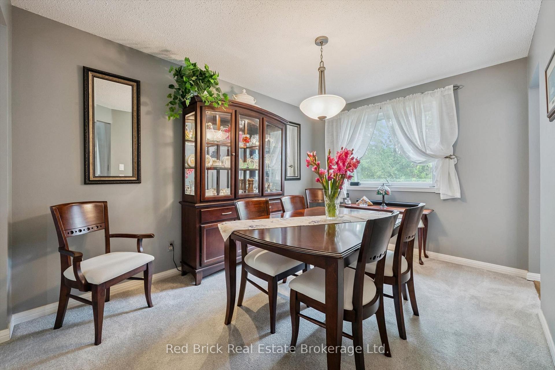 Photo 11 of 2 Woodborough Road, Guelph, Kortright West — HOMEH