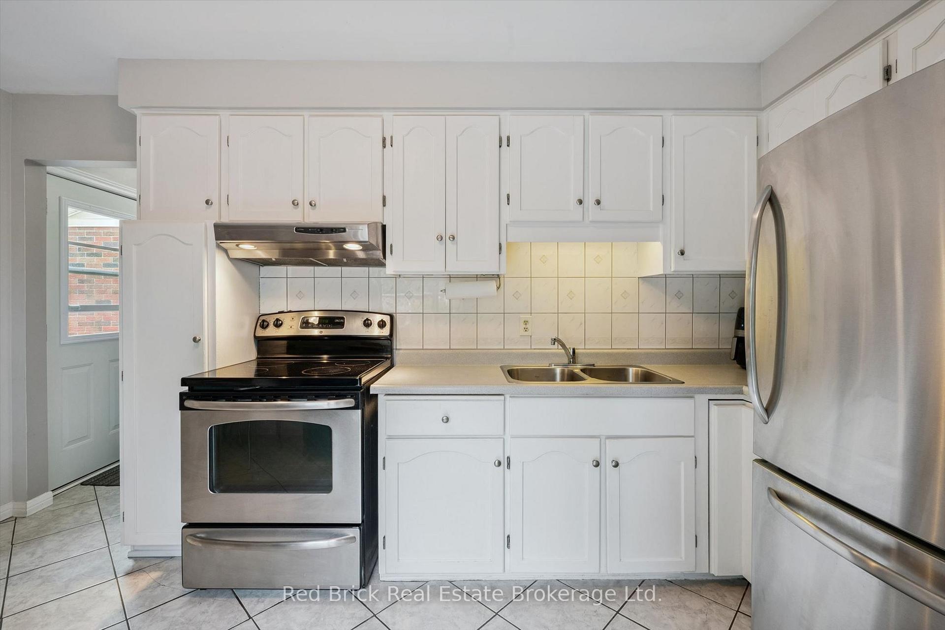 Photo 14 of 2 Woodborough Road, Guelph, Kortright West — HOMEH