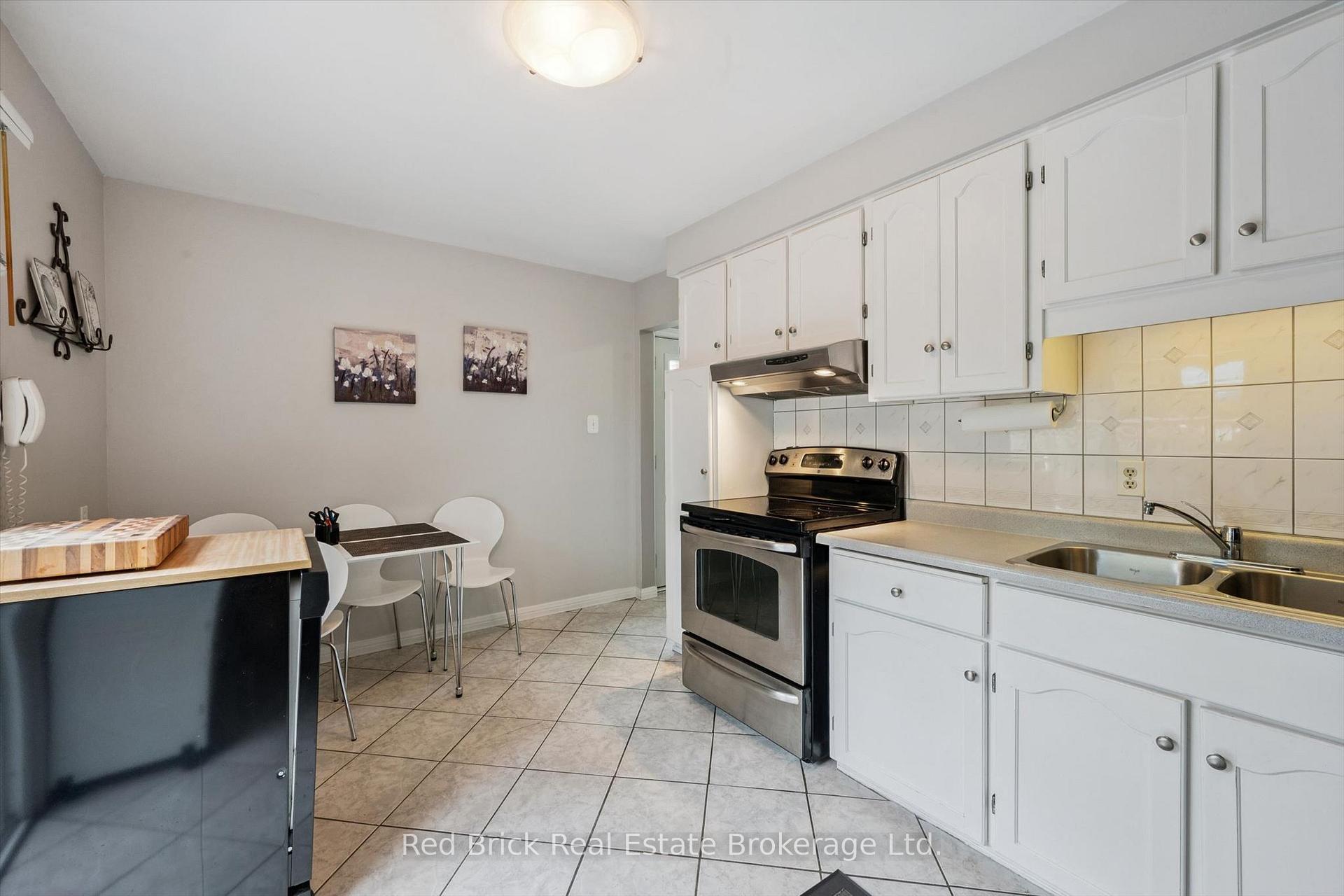 Photo 15 of 2 Woodborough Road, Guelph, Kortright West — HOMEH