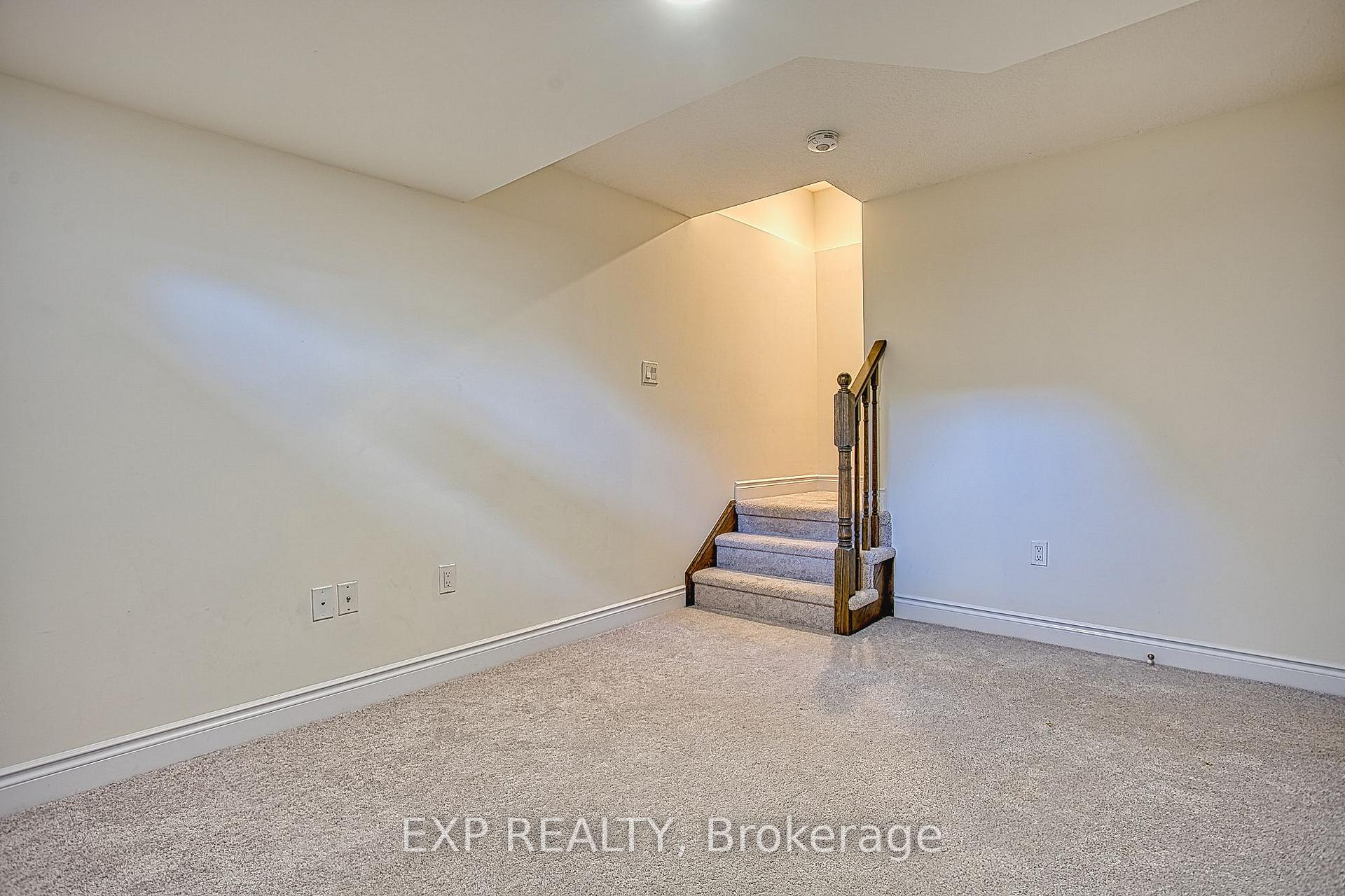 Photo 27 of Unit 4, 383 Dundas Street E, Hamilton, Waterdown — HOMEH