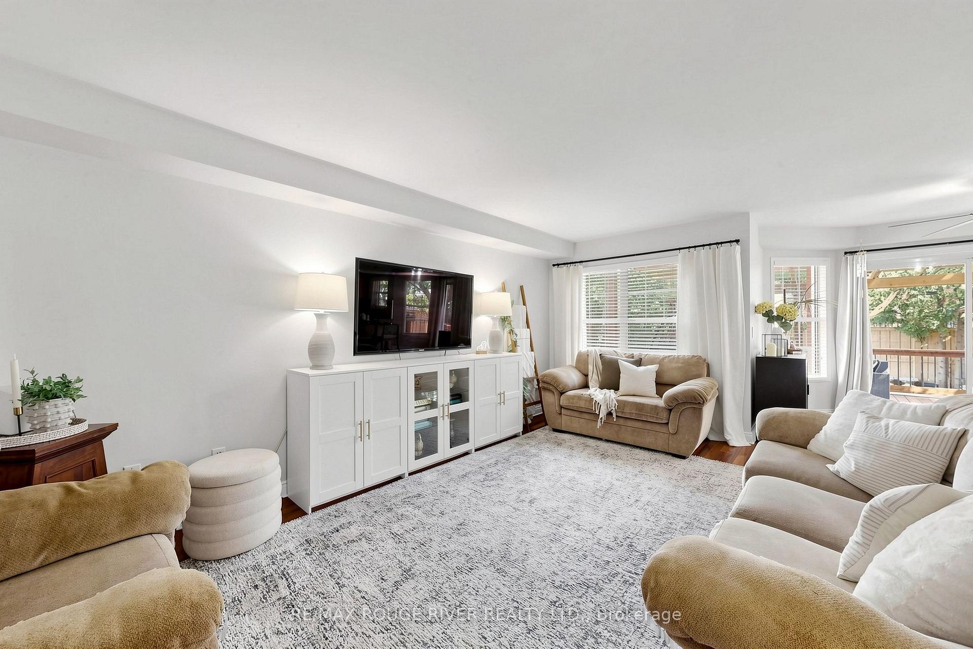 Photo 5 of 66 Tidewater Crescent, Whitby, Williamsburg — HOMEH