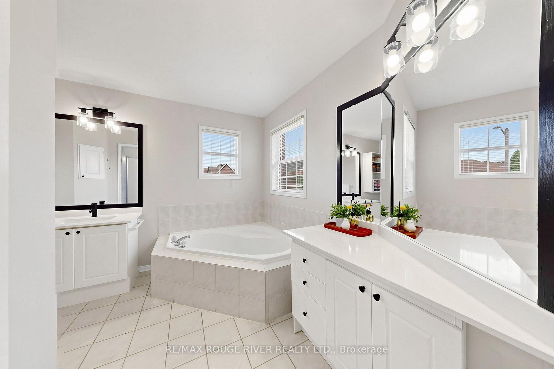 Photo 25 of 66 Tidewater Crescent, Whitby, Williamsburg — HOMEH