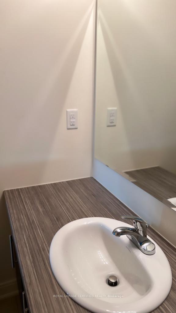 Photo 4 of Unit 86, 100 Dufay Road, Brampton, Fletcher's Meadow — HOMEH