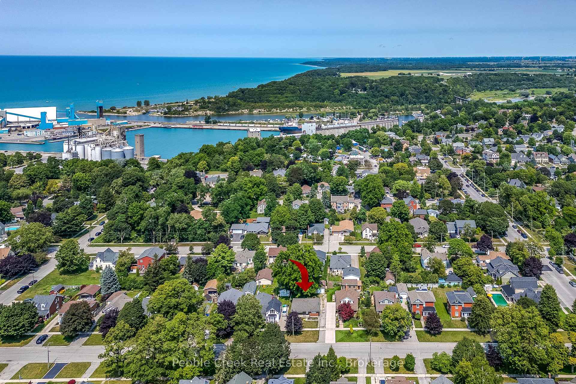 Photo 3 of 172 Elgin Avenue W, Goderich, Goderich (Town) — HOMEH