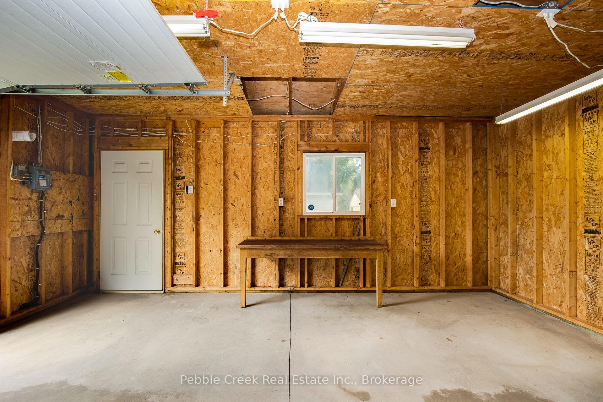 Photo 19 of 172 Elgin Avenue W, Goderich, Goderich (Town) — HOMEH