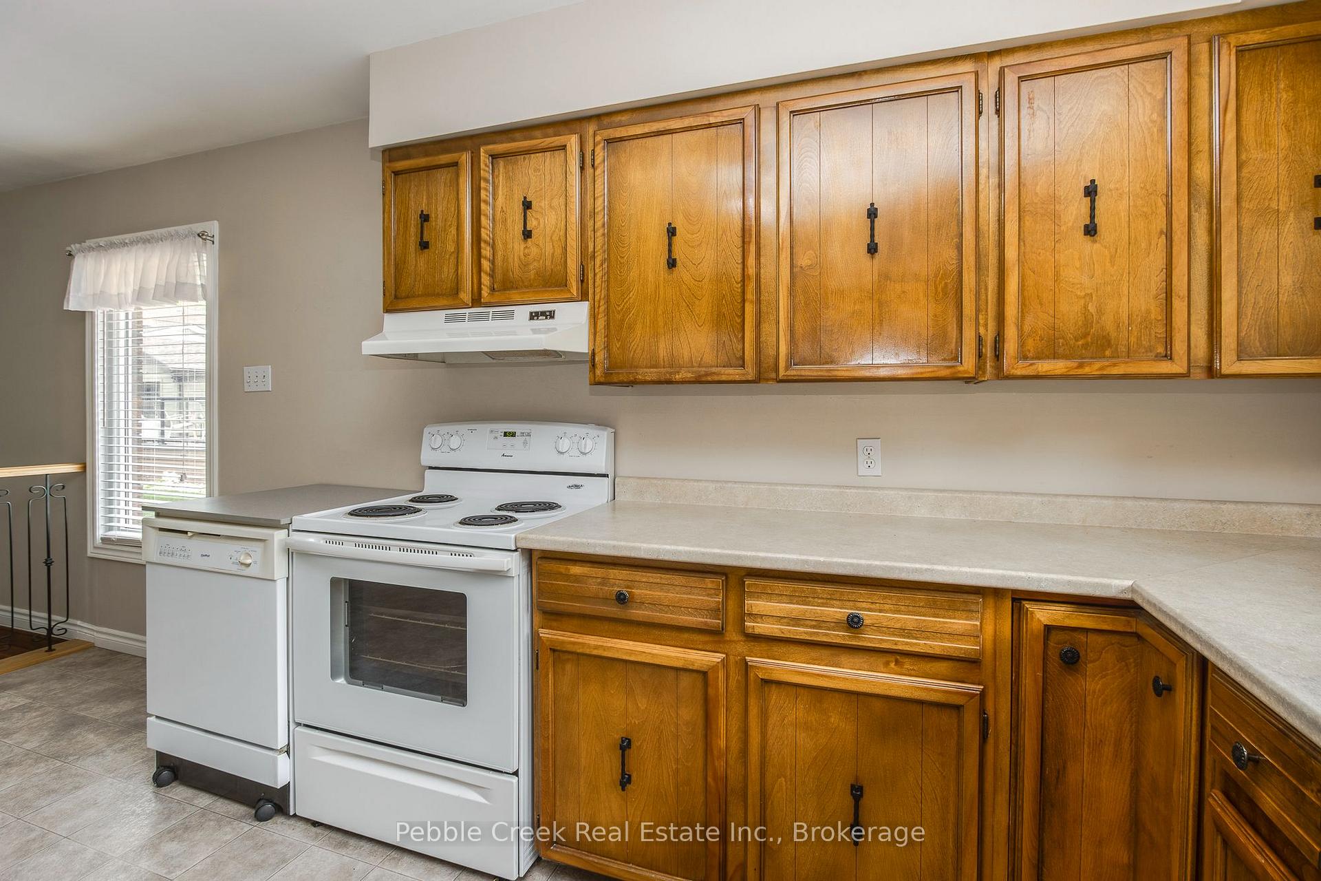 Photo 34 of 172 Elgin Avenue W, Goderich, Goderich (Town) — HOMEH