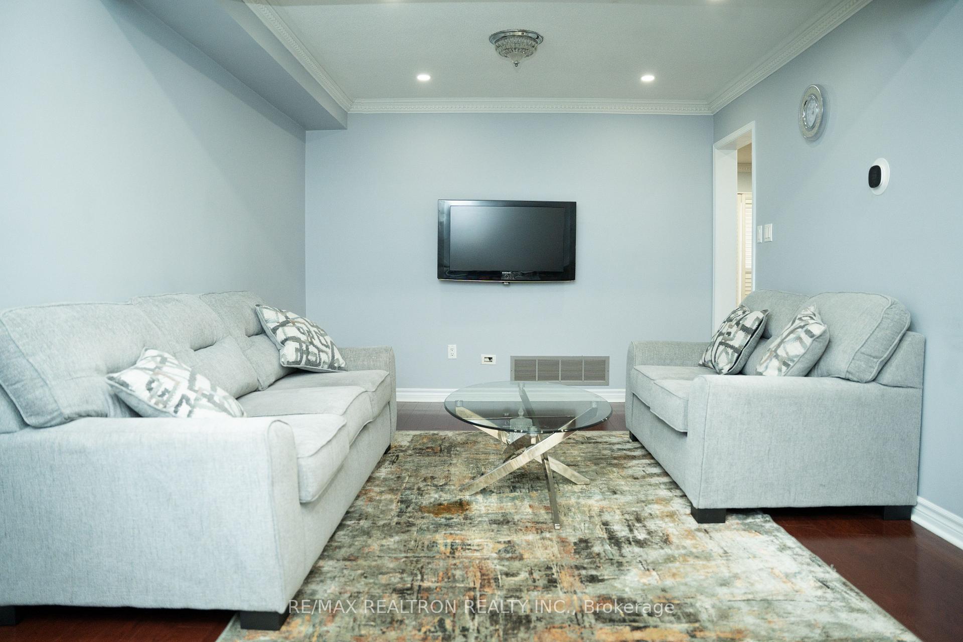 Photo 10 of 2065 Blue Ridge Crescent, Pickering, Brock Ridge — HOMEH
