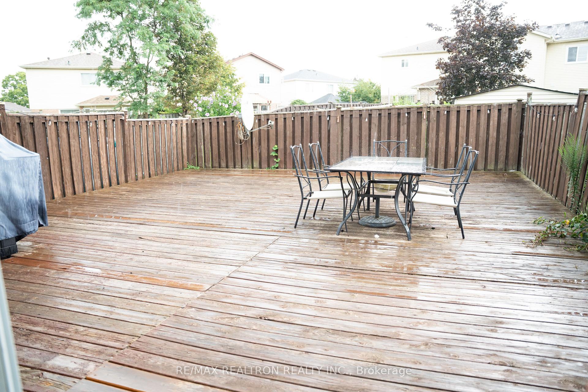 Photo 23 of 2065 Blue Ridge Crescent, Pickering, Brock Ridge — HOMEH