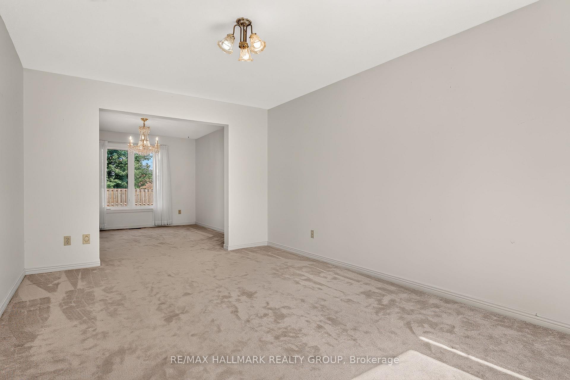 Photo 7 of 38 Bateman Drive, Ottawa, Manordale — HOMEH