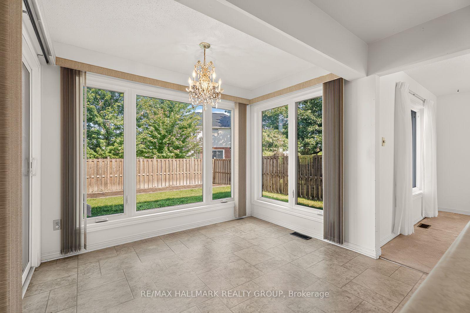 Photo 14 of 38 Bateman Drive, Ottawa, Manordale — HOMEH