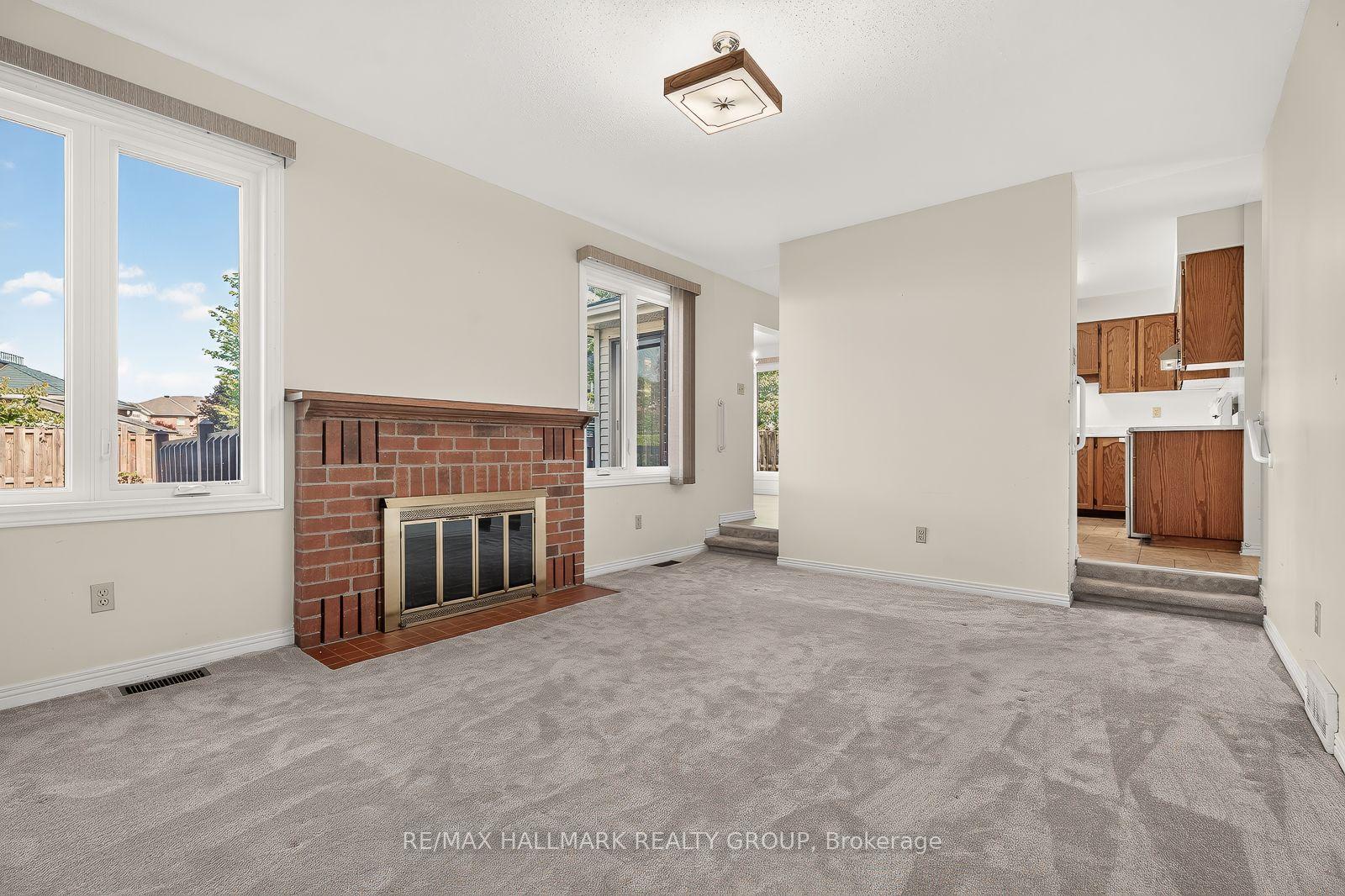 Photo 15 of 38 Bateman Drive, Ottawa, Manordale — HOMEH