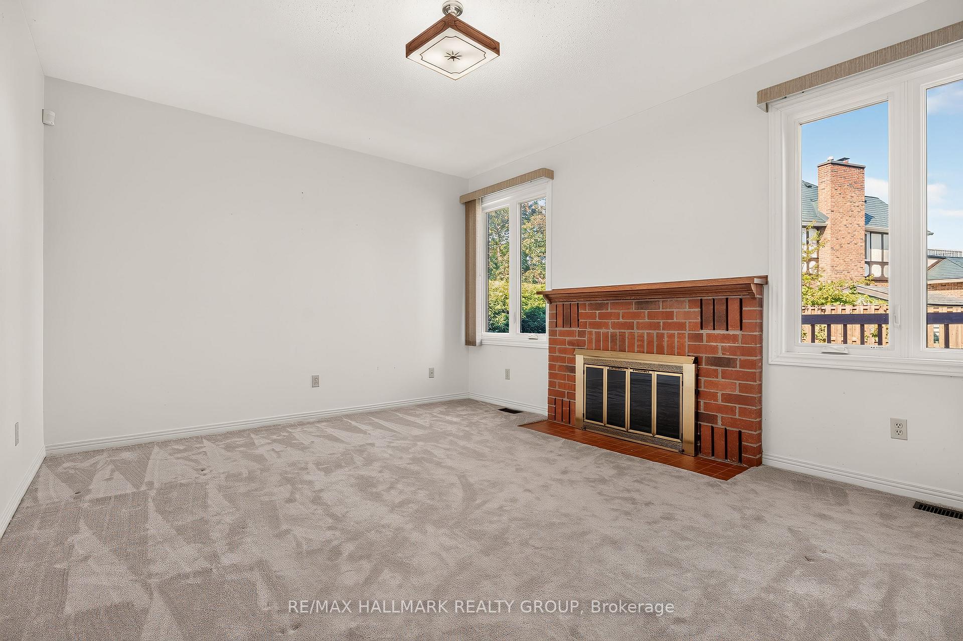 Photo 17 of 38 Bateman Drive, Ottawa, Manordale — HOMEH