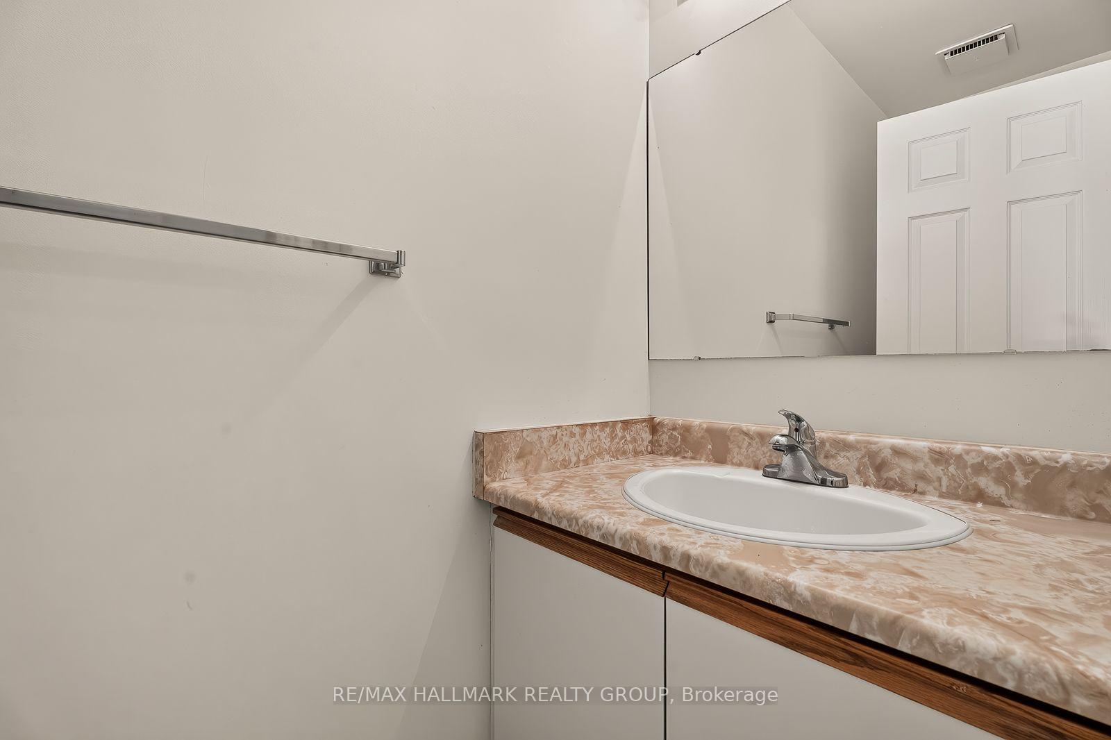 Photo 18 of 38 Bateman Drive, Ottawa, Manordale — HOMEH
