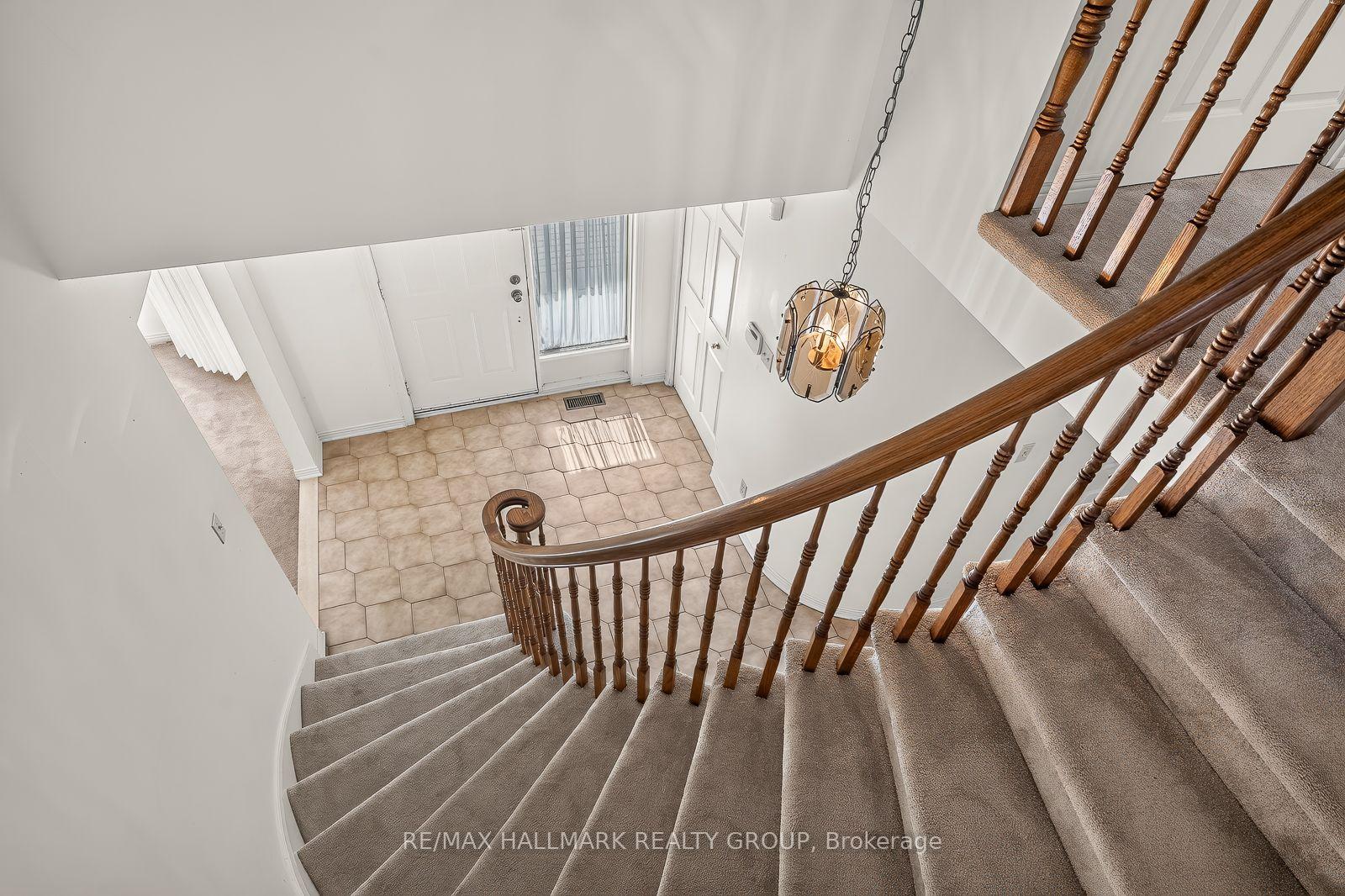 Photo 21 of 38 Bateman Drive, Ottawa, Manordale — HOMEH