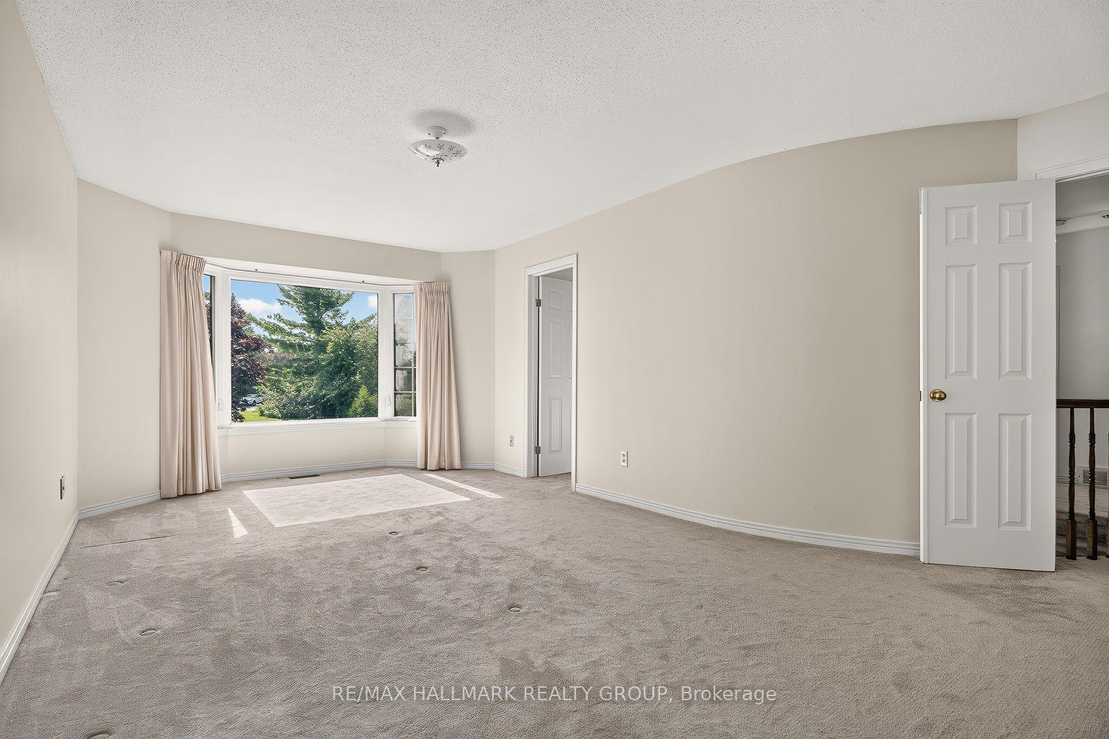 Photo 22 of 38 Bateman Drive, Ottawa, Manordale — HOMEH