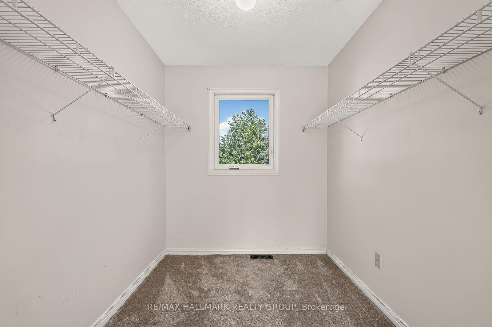 Photo 27 of 38 Bateman Drive, Ottawa, Manordale — HOMEH