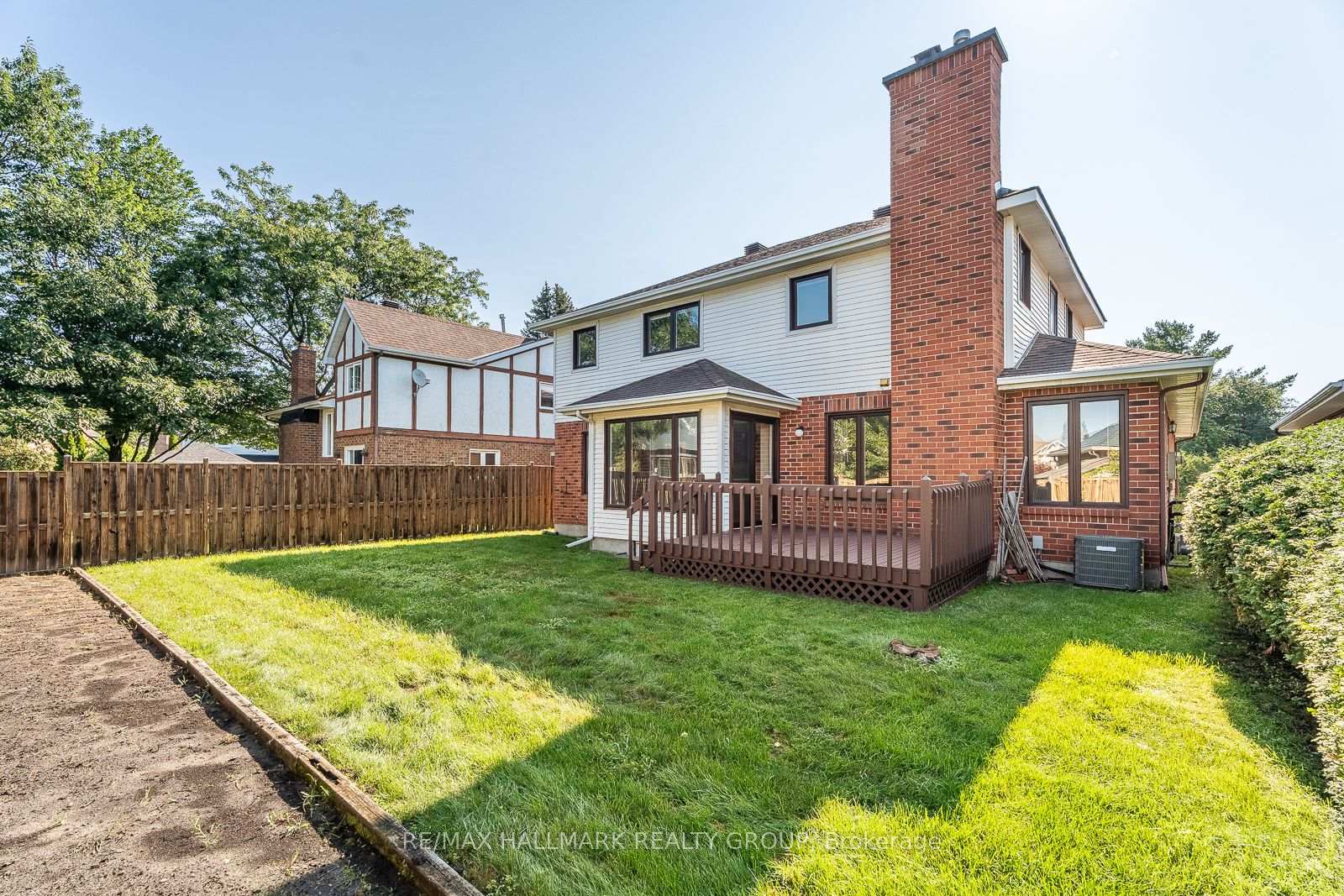 Photo 37 of 38 Bateman Drive, Ottawa, Manordale — HOMEH