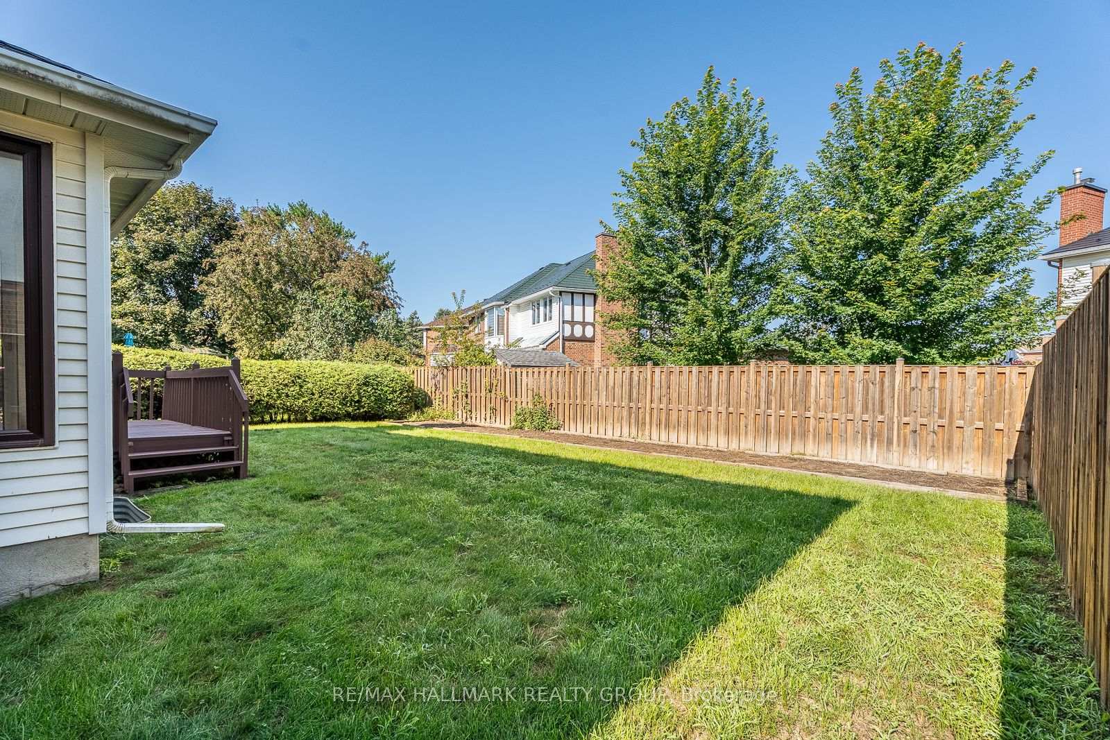 Photo 39 of 38 Bateman Drive, Ottawa, Manordale — HOMEH