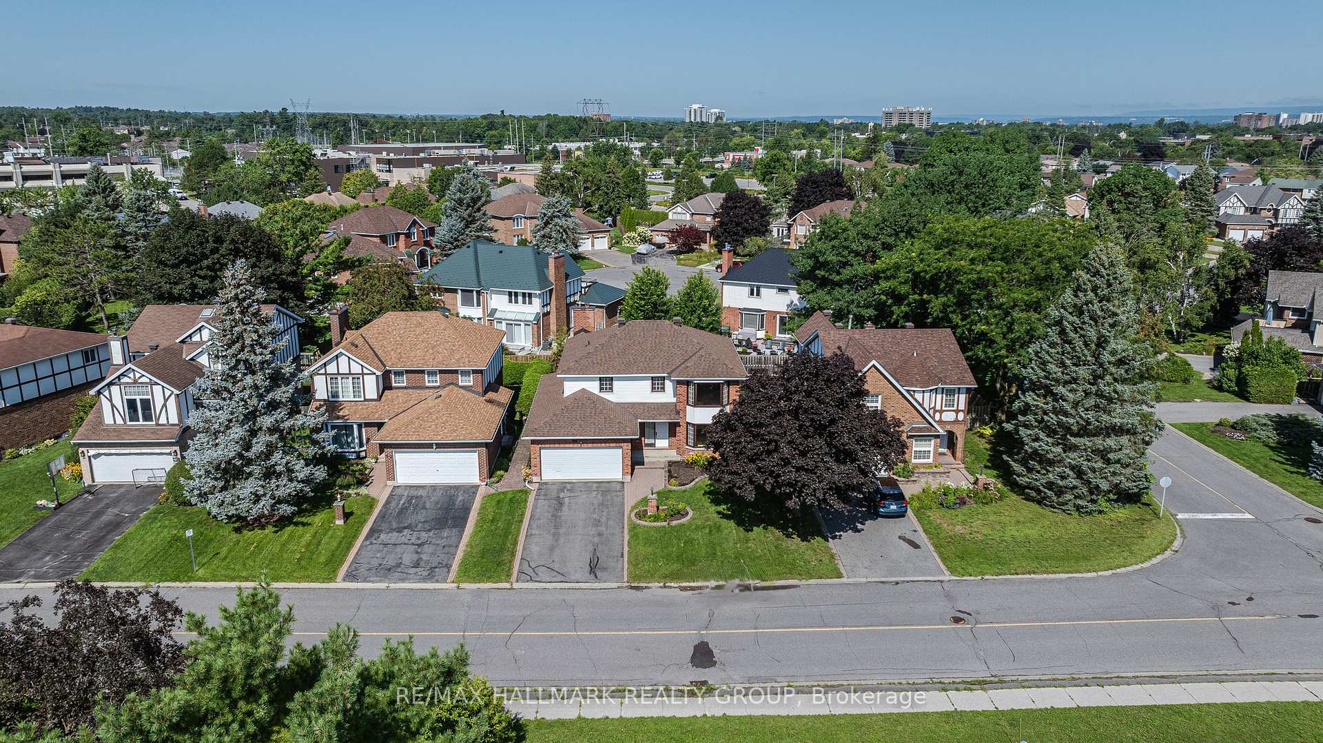 Photo 41 of 38 Bateman Drive, Ottawa, Manordale — HOMEH