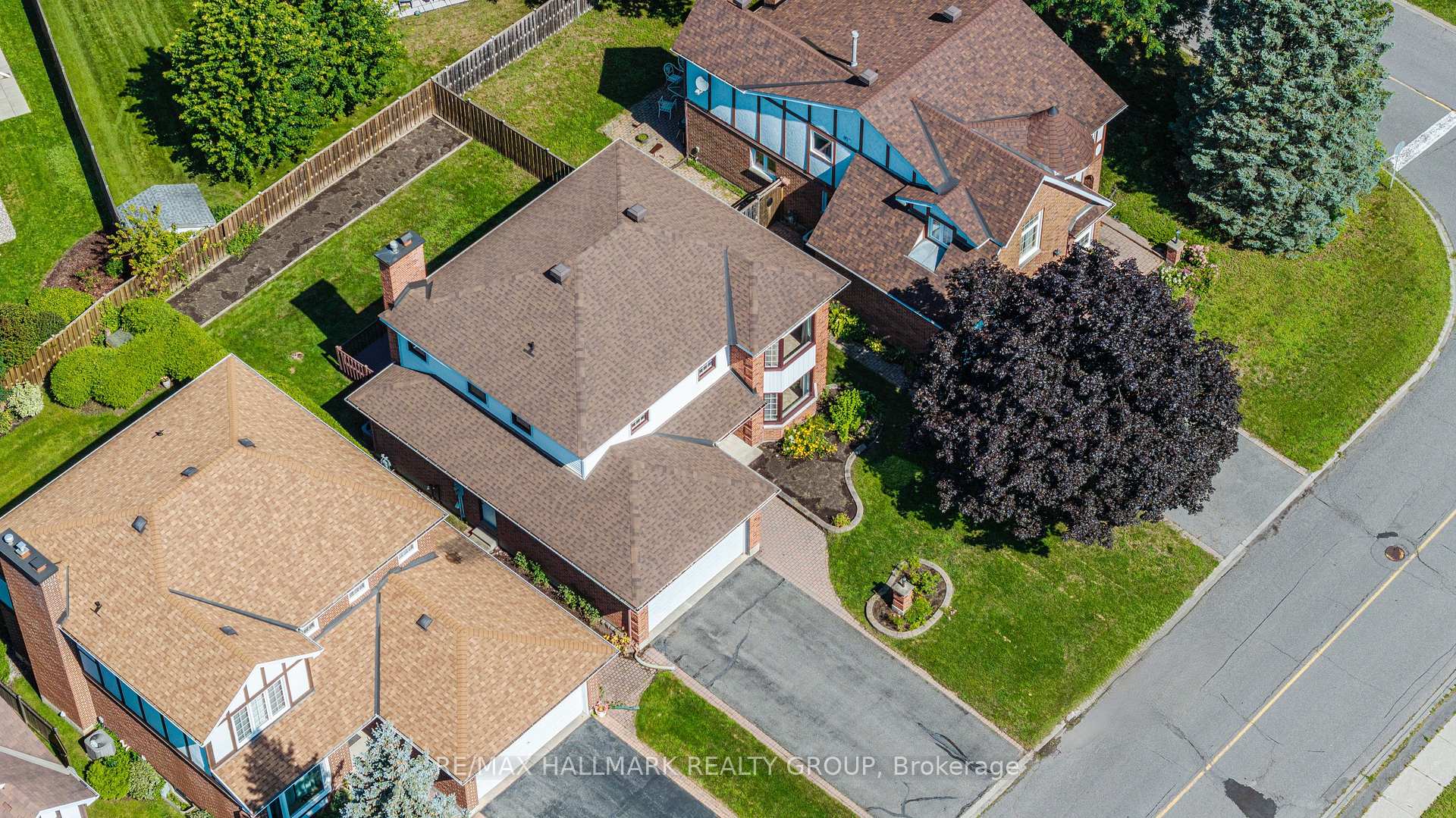 Photo 42 of 38 Bateman Drive, Ottawa, Manordale — HOMEH