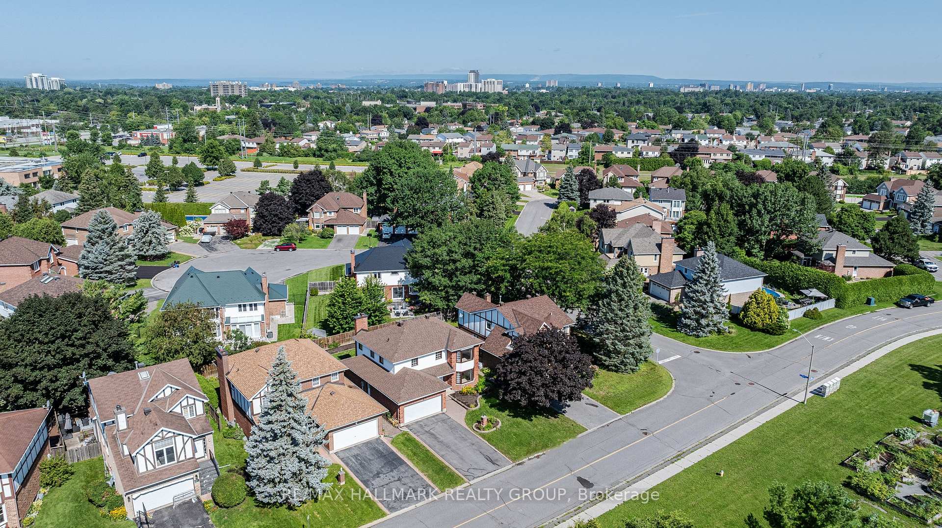 Photo 46 of 38 Bateman Drive, Ottawa, Manordale — HOMEH