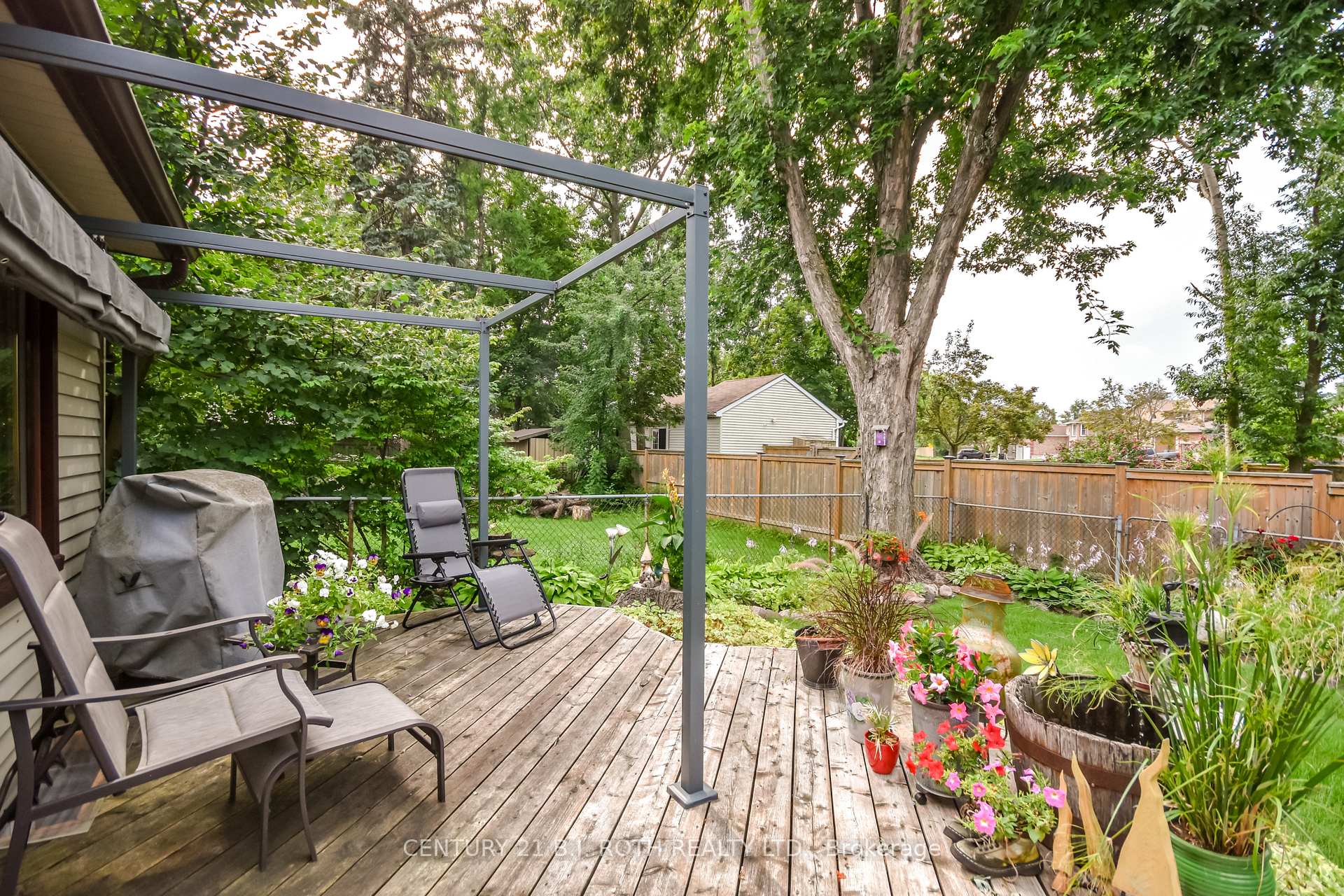 Photo 8 of 53 Mowat Crescent, Barrie, Letitia Heights — HOMEH