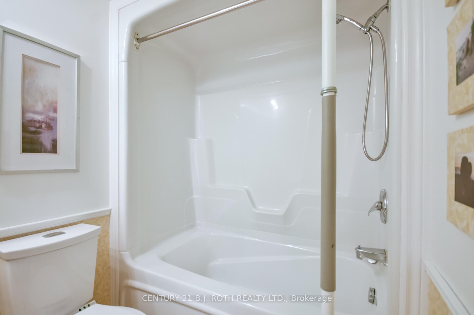 Photo 21 of 53 Mowat Crescent, Barrie, Letitia Heights — HOMEH