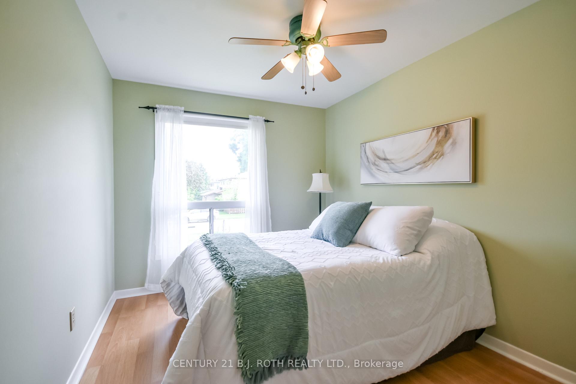 Photo 22 of 53 Mowat Crescent, Barrie, Letitia Heights — HOMEH