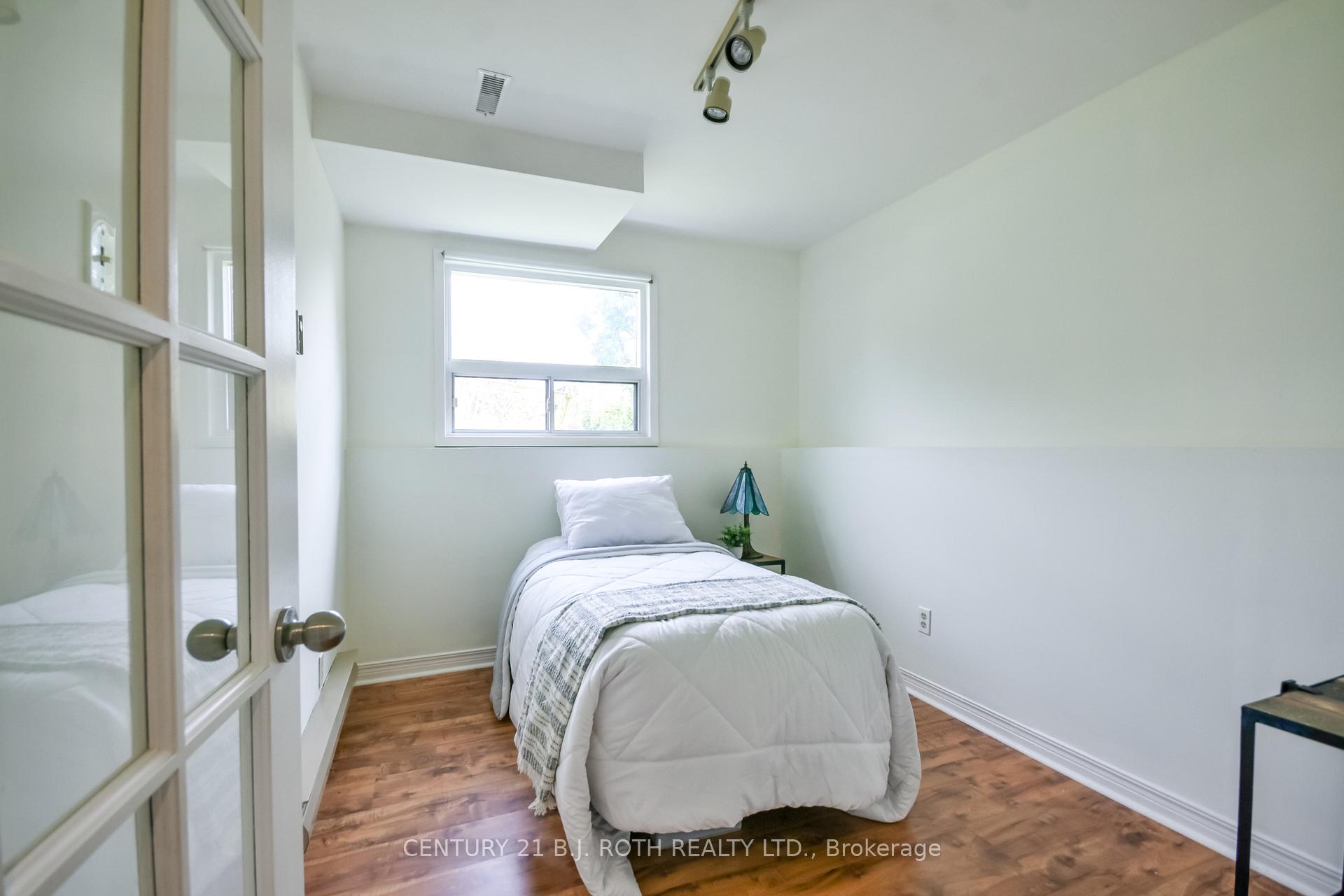 Photo 29 of 53 Mowat Crescent, Barrie, Letitia Heights — HOMEH