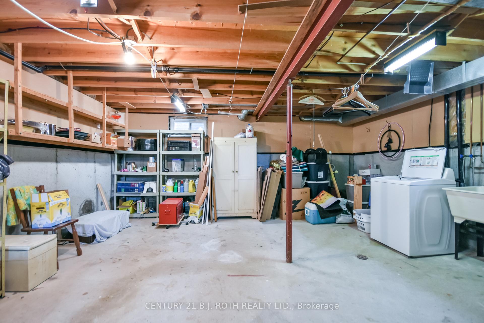 Photo 30 of 53 Mowat Crescent, Barrie, Letitia Heights — HOMEH