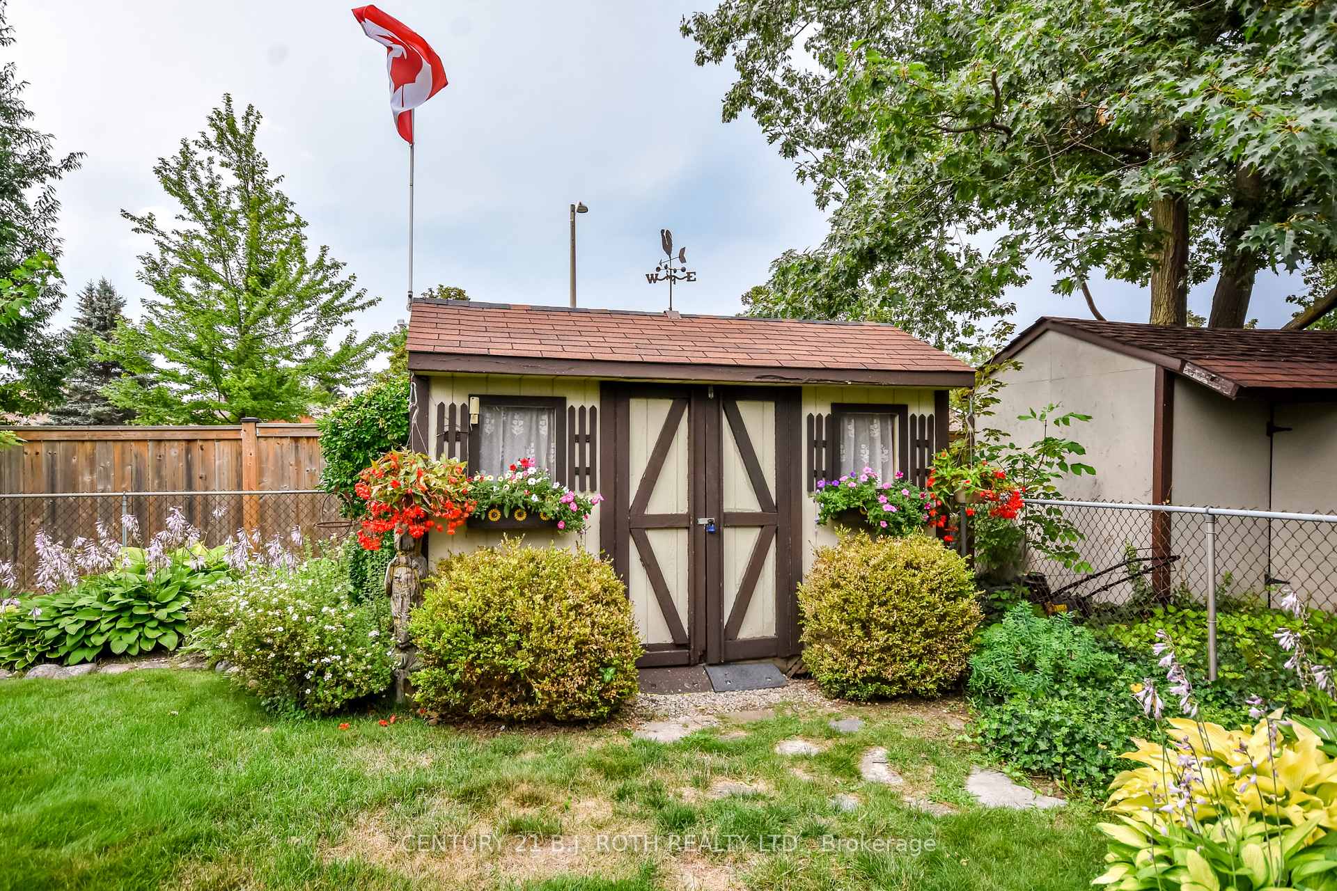 Photo 36 of 53 Mowat Crescent, Barrie, Letitia Heights — HOMEH