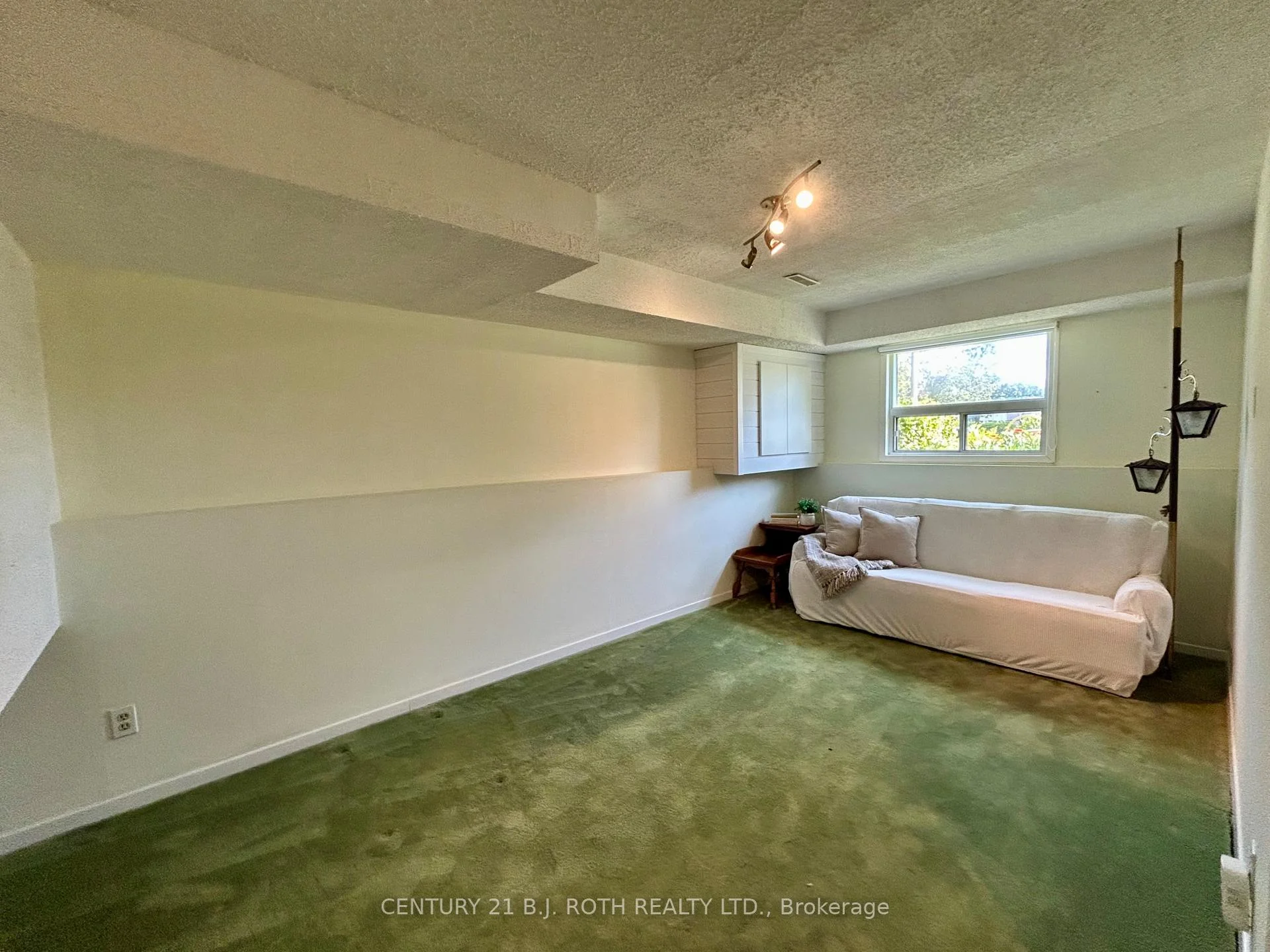 Photo 25 of 53 Mowat Crescent, Barrie, Letitia Heights — HOMEH