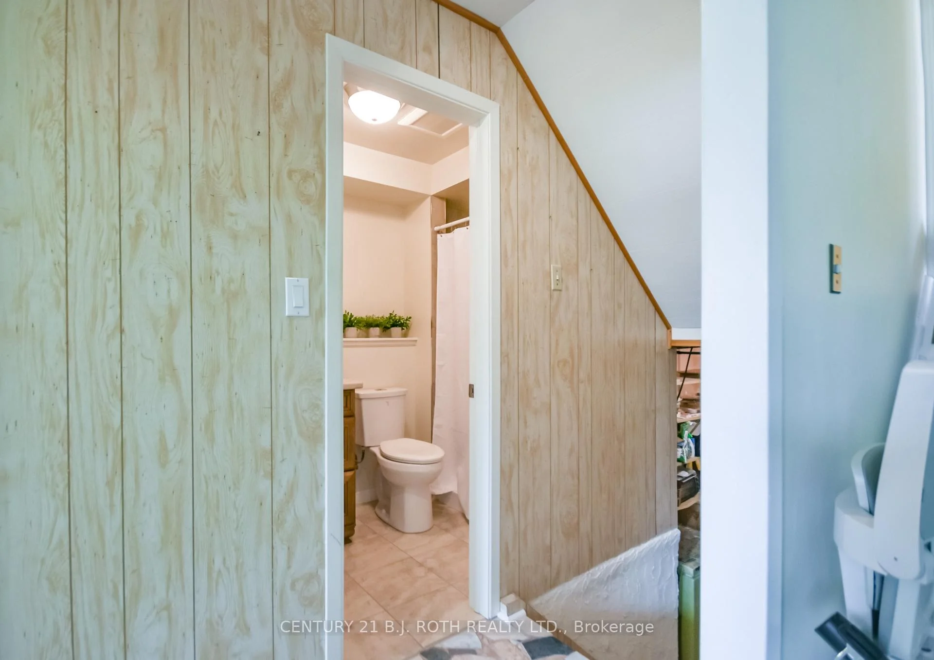 Photo 38 of 53 Mowat Crescent, Barrie, Letitia Heights — HOMEH