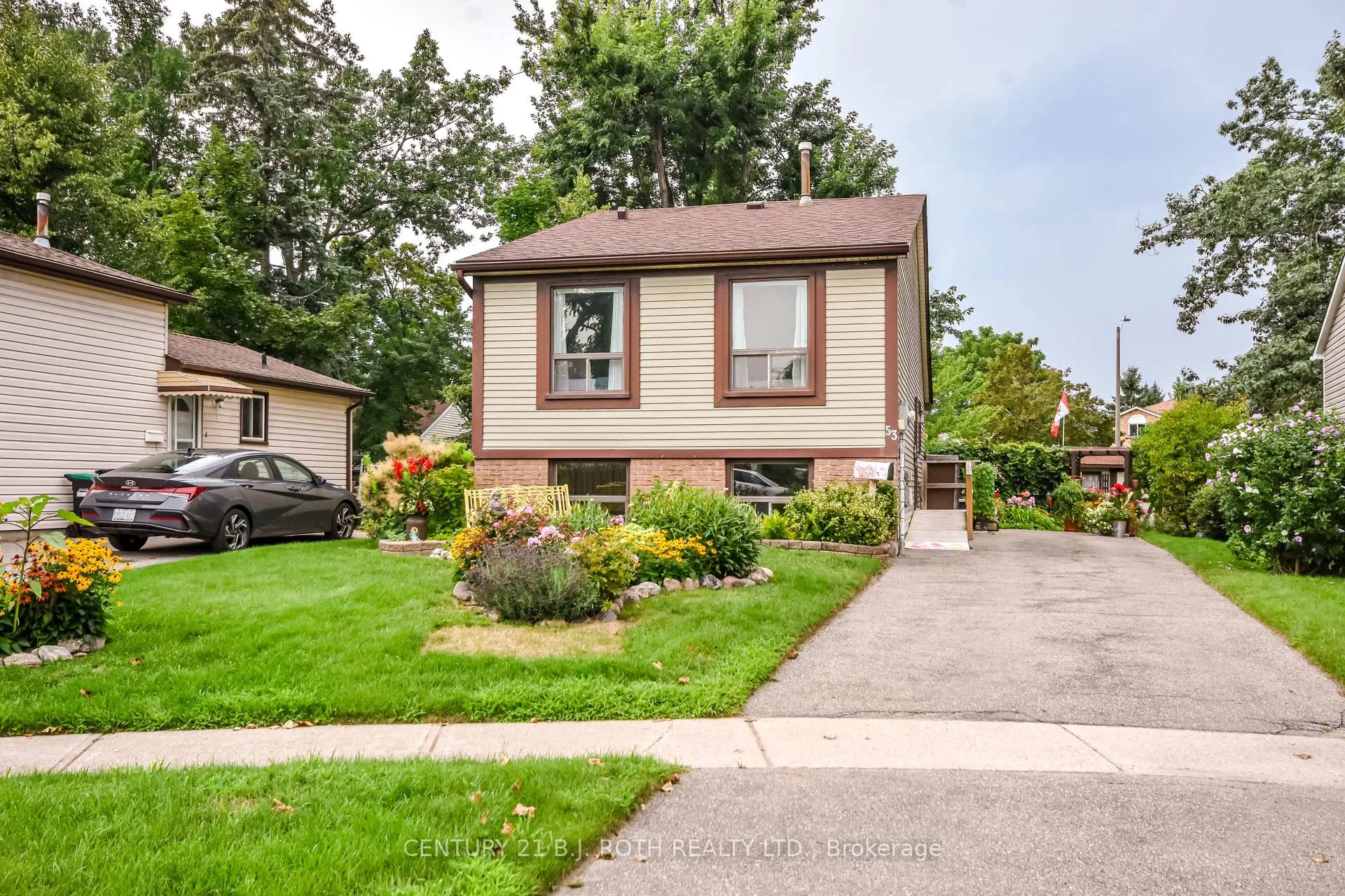 Photo 45 of 53 Mowat Crescent, Barrie, Letitia Heights — HOMEH