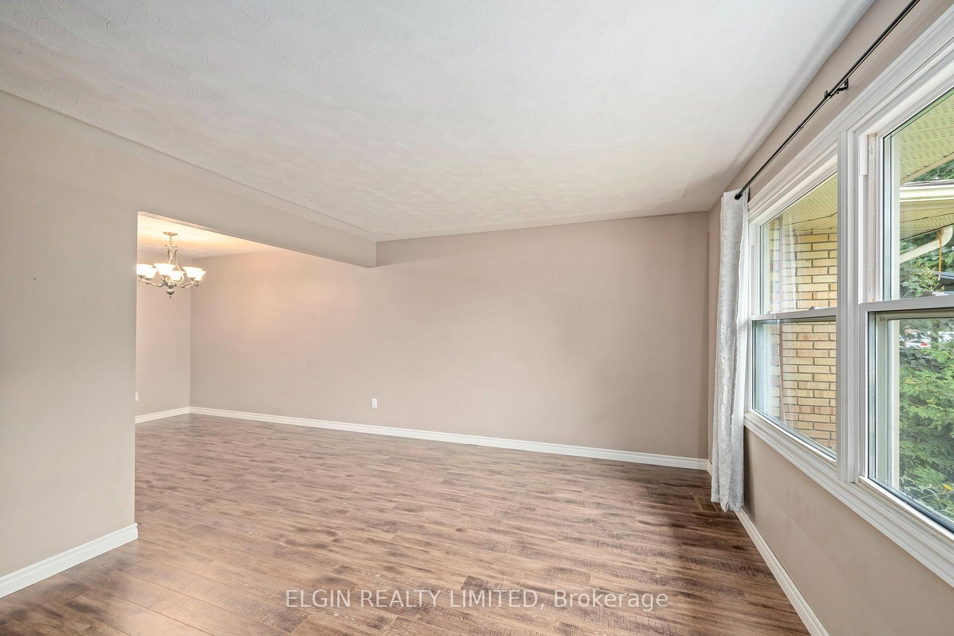 Photo 6 of 27 Vanier Place, St. Thomas — HOMEH