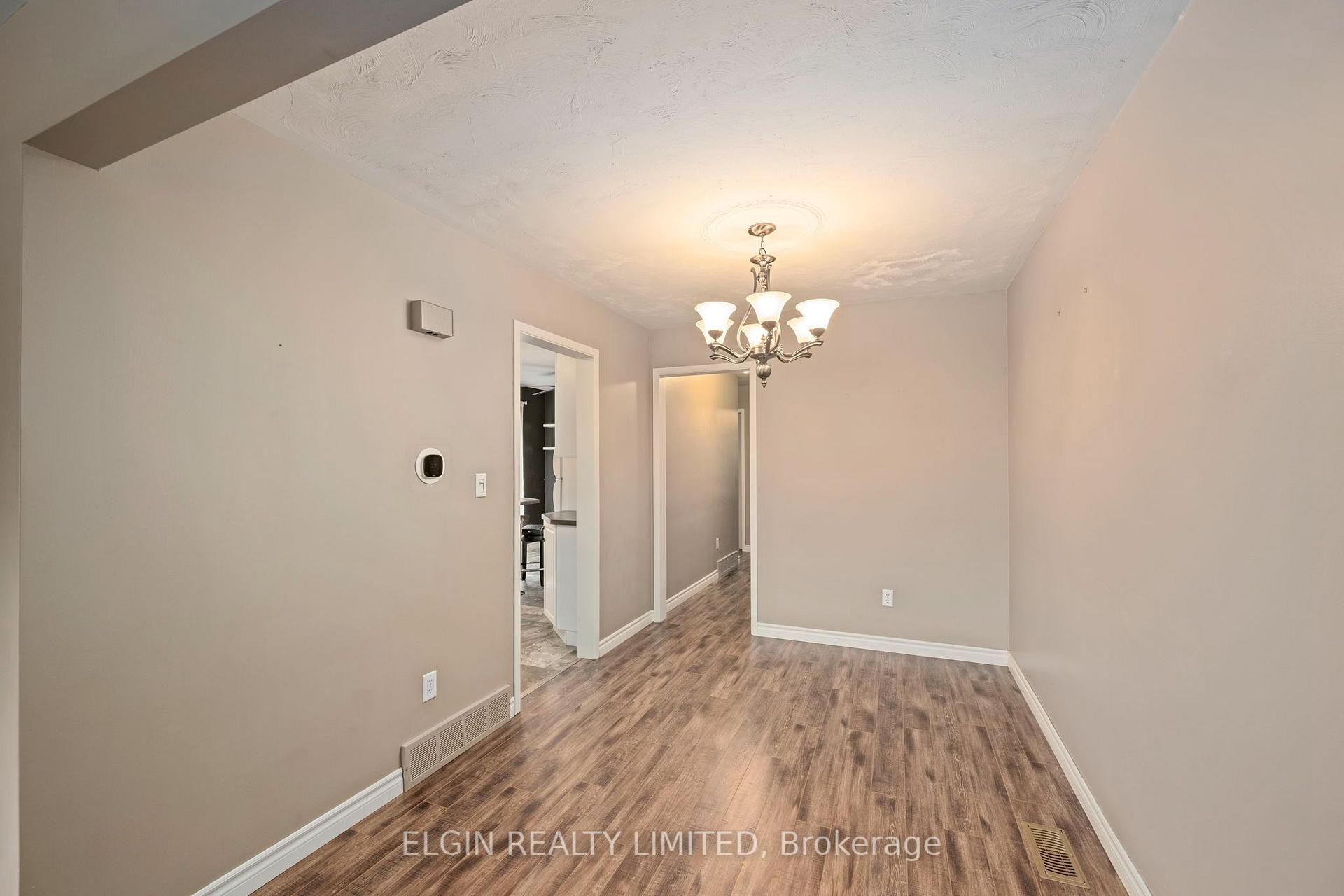 Photo 7 of 27 Vanier Place, St. Thomas — HOMEH