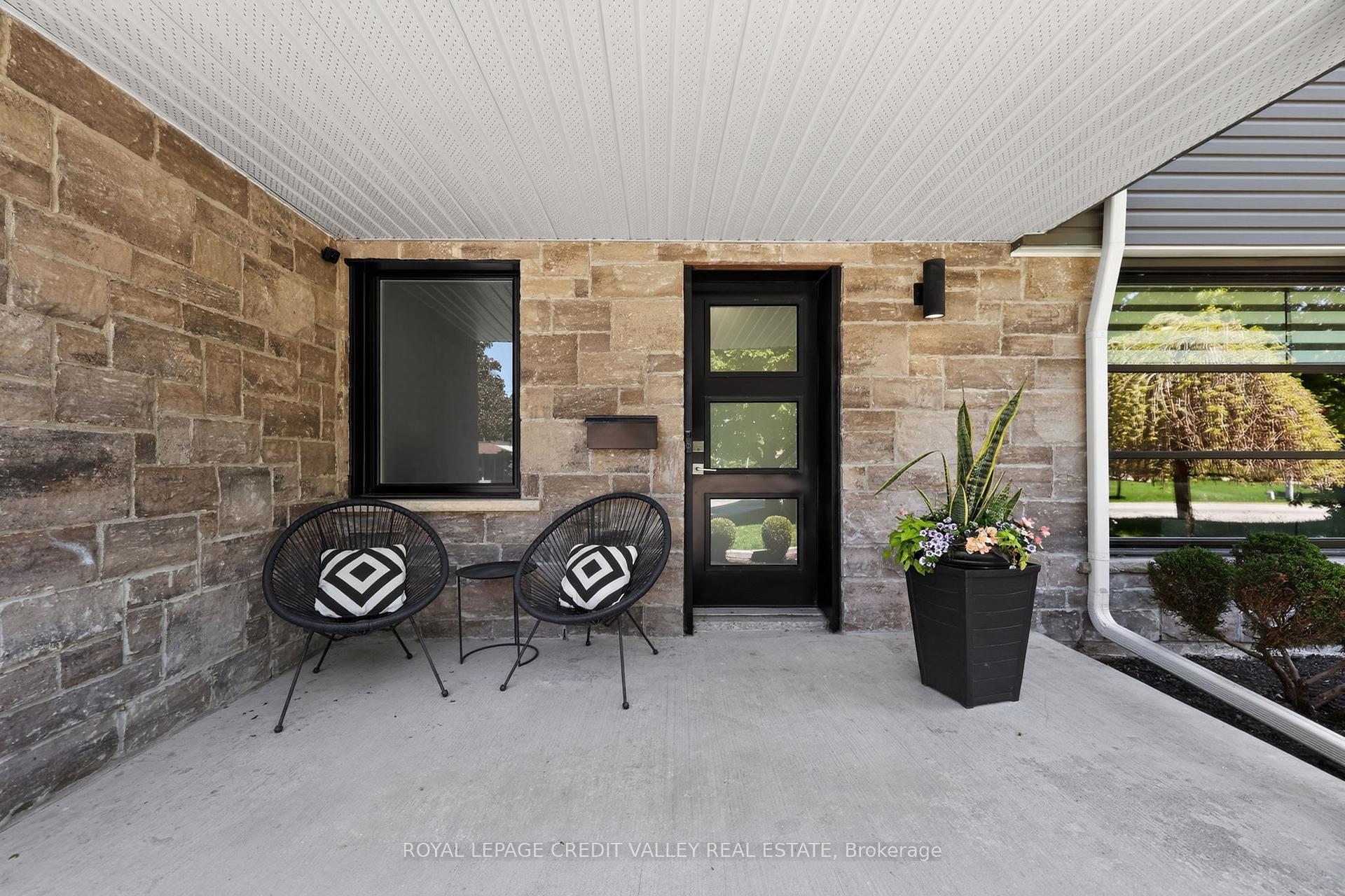 Photo 4 of 185 Bartley Bull Parkway, Brampton, Brampton East — HOMEH