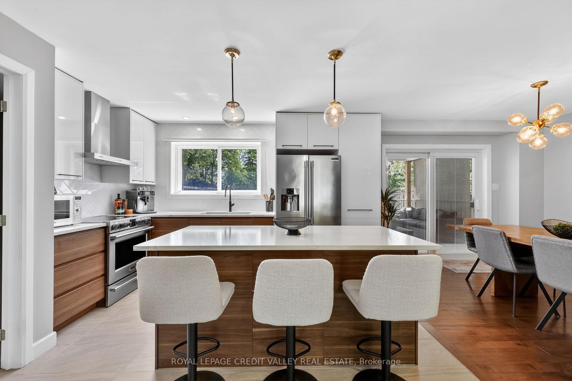 Photo 11 of 185 Bartley Bull Parkway, Brampton, Brampton East — HOMEH