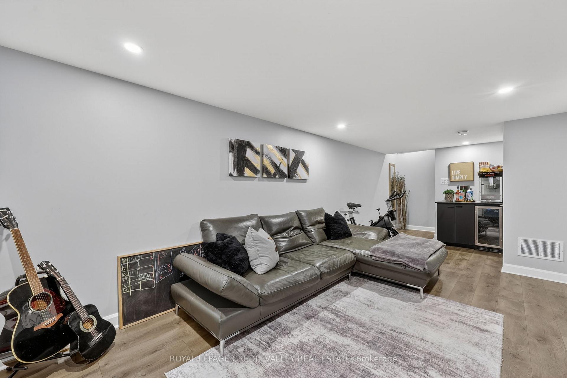 Photo 32 of 185 Bartley Bull Parkway, Brampton, Brampton East — HOMEH