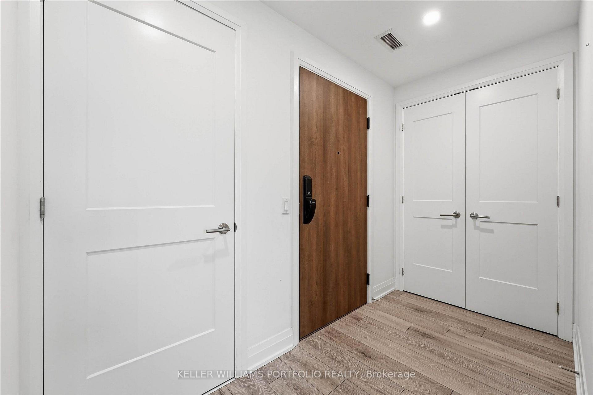 Photo 6 of Unit 506, 21 Park Street E, Mississauga, Port Credit — HOMEH