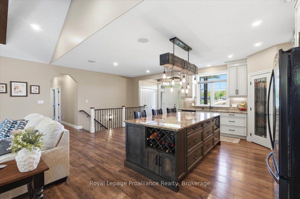 Photo 25 of 63 Hiddenvalley Drive, Belleville, Thurlow Ward — HOMEH