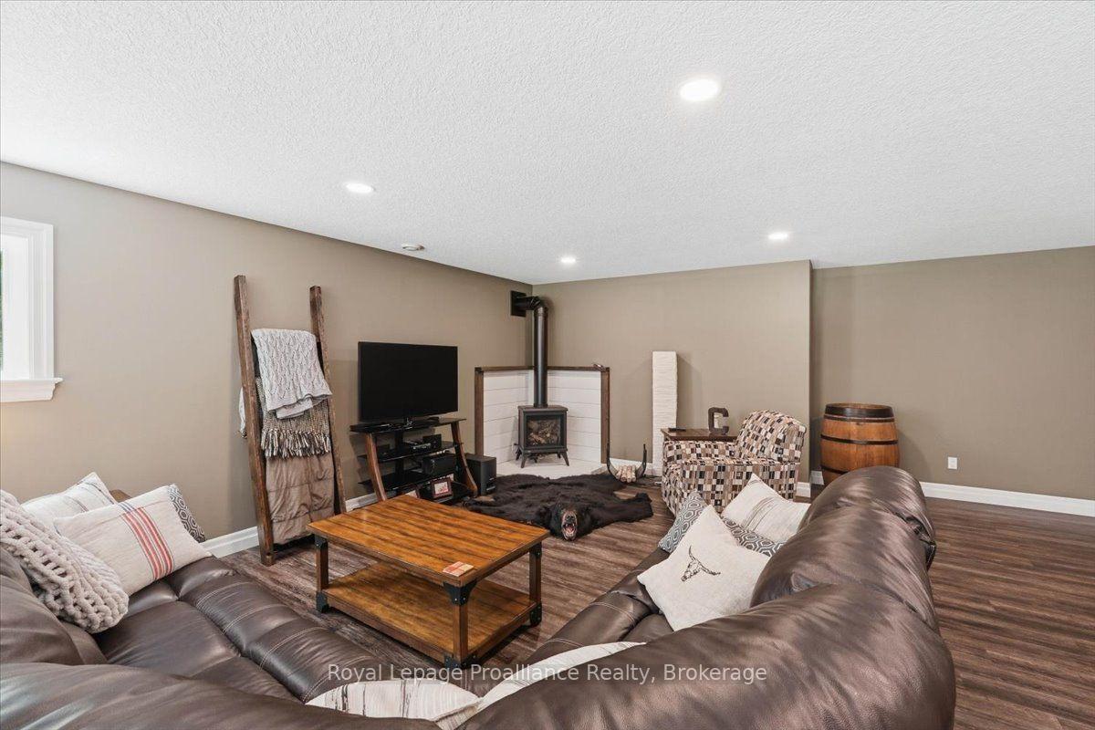 Photo 71 of 63 Hiddenvalley Drive, Belleville, Thurlow Ward — HOMEH