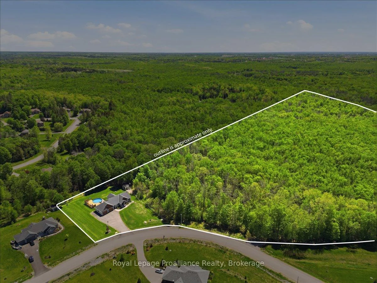 Photo 2 of 63 Hiddenvalley Drive, Belleville, Thurlow Ward — HOMEH