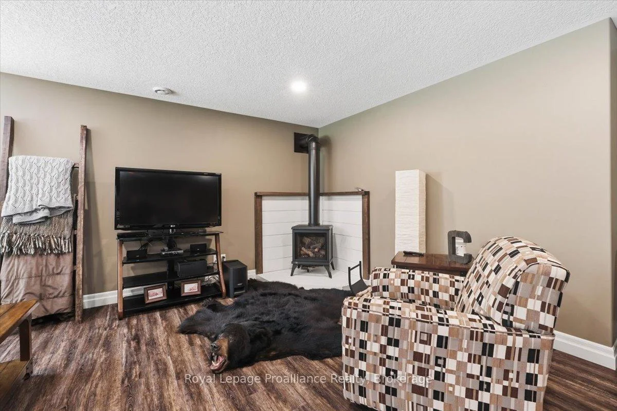 Photo 80 of 63 Hiddenvalley Drive, Belleville, Thurlow Ward — HOMEH