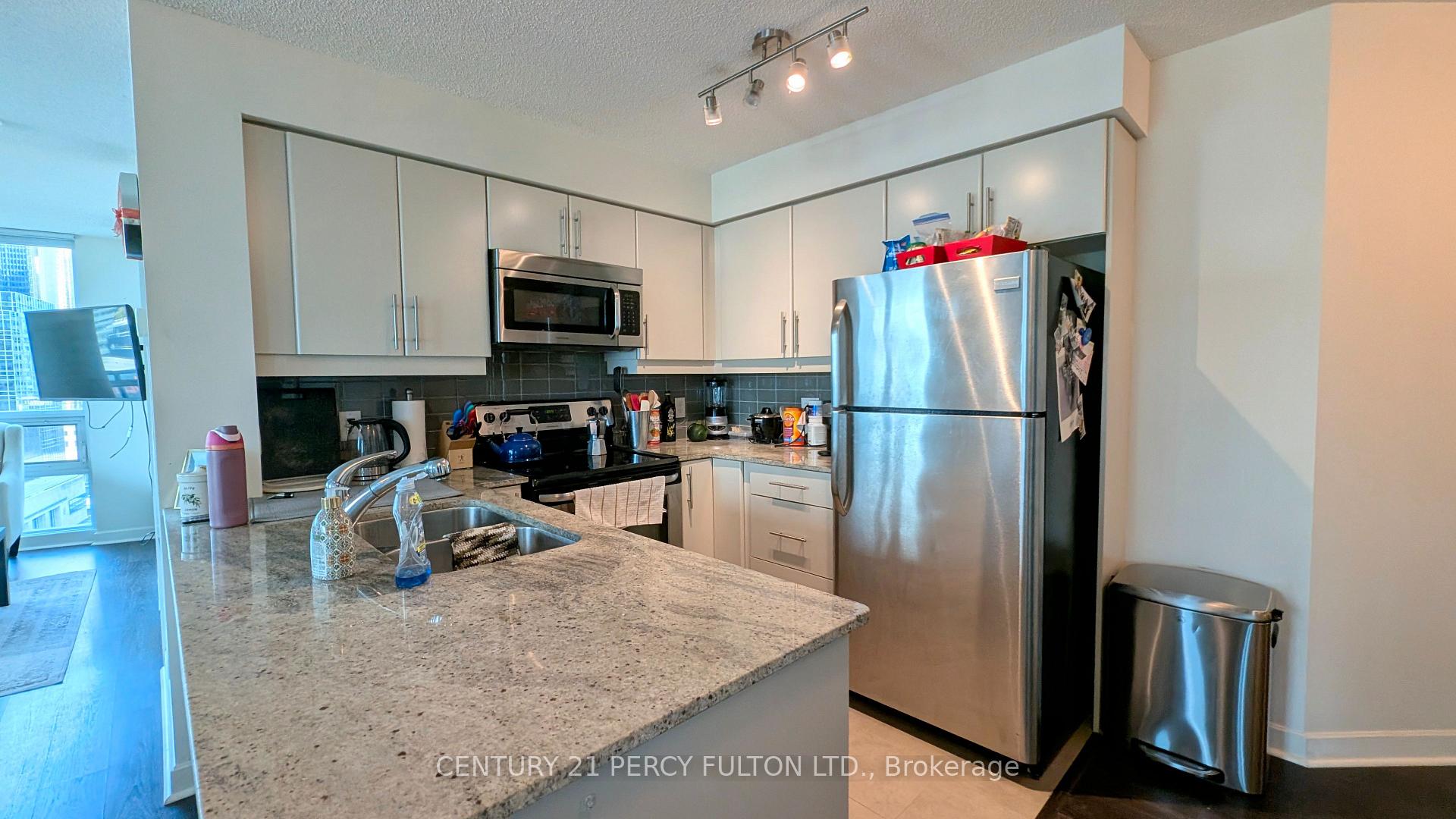 Photo 2 of Unit 1303, 33 Bay Street, Toronto, Waterfront Communities — HOMEH
