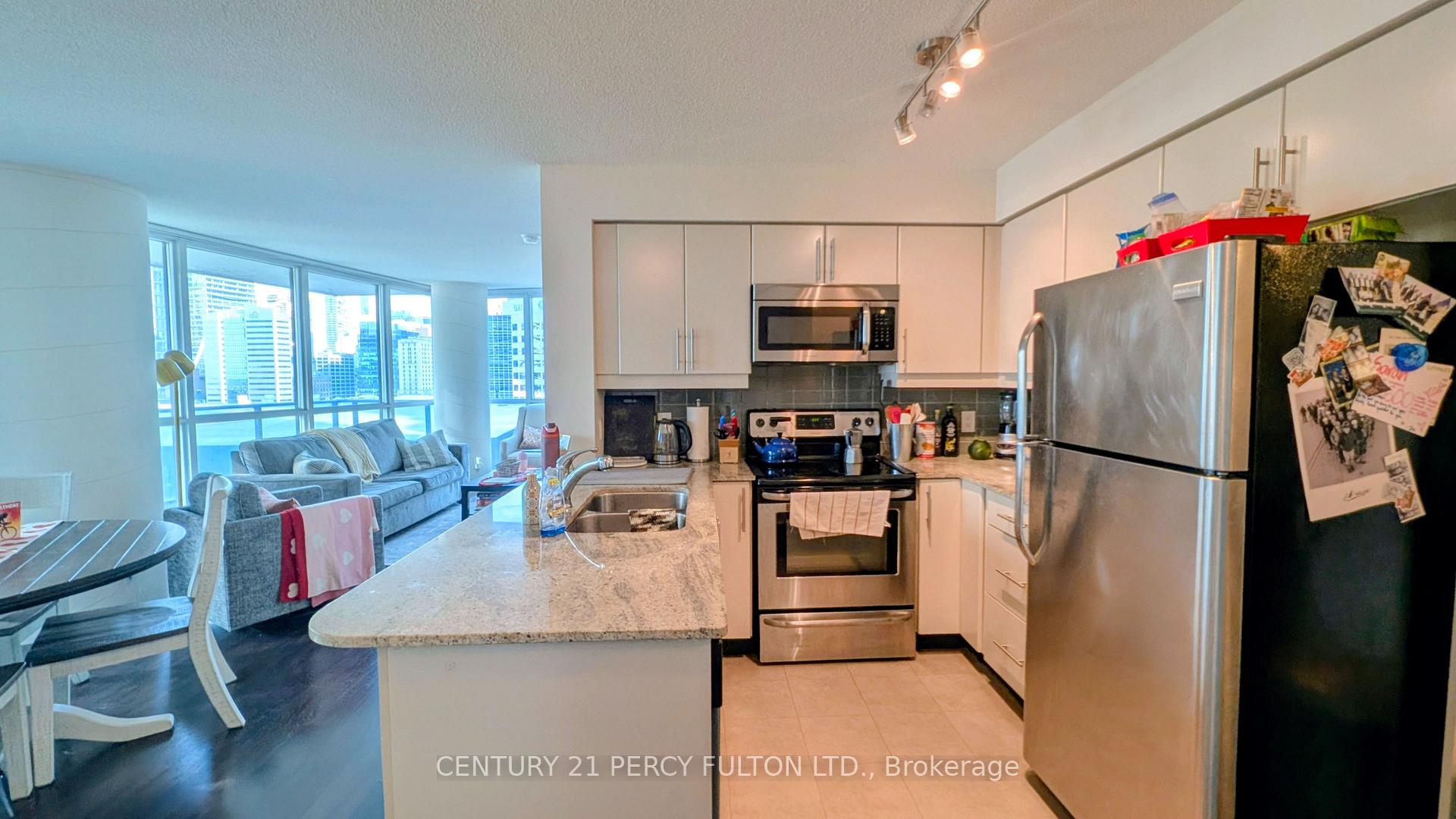 Photo 3 of Unit 1303, 33 Bay Street, Toronto, Waterfront Communities — HOMEH