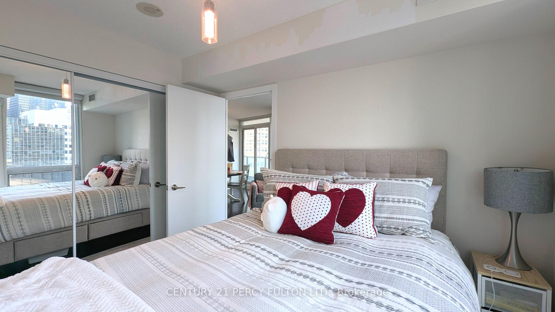 Photo 9 of Unit 1303, 33 Bay Street, Toronto, Waterfront Communities — HOMEH