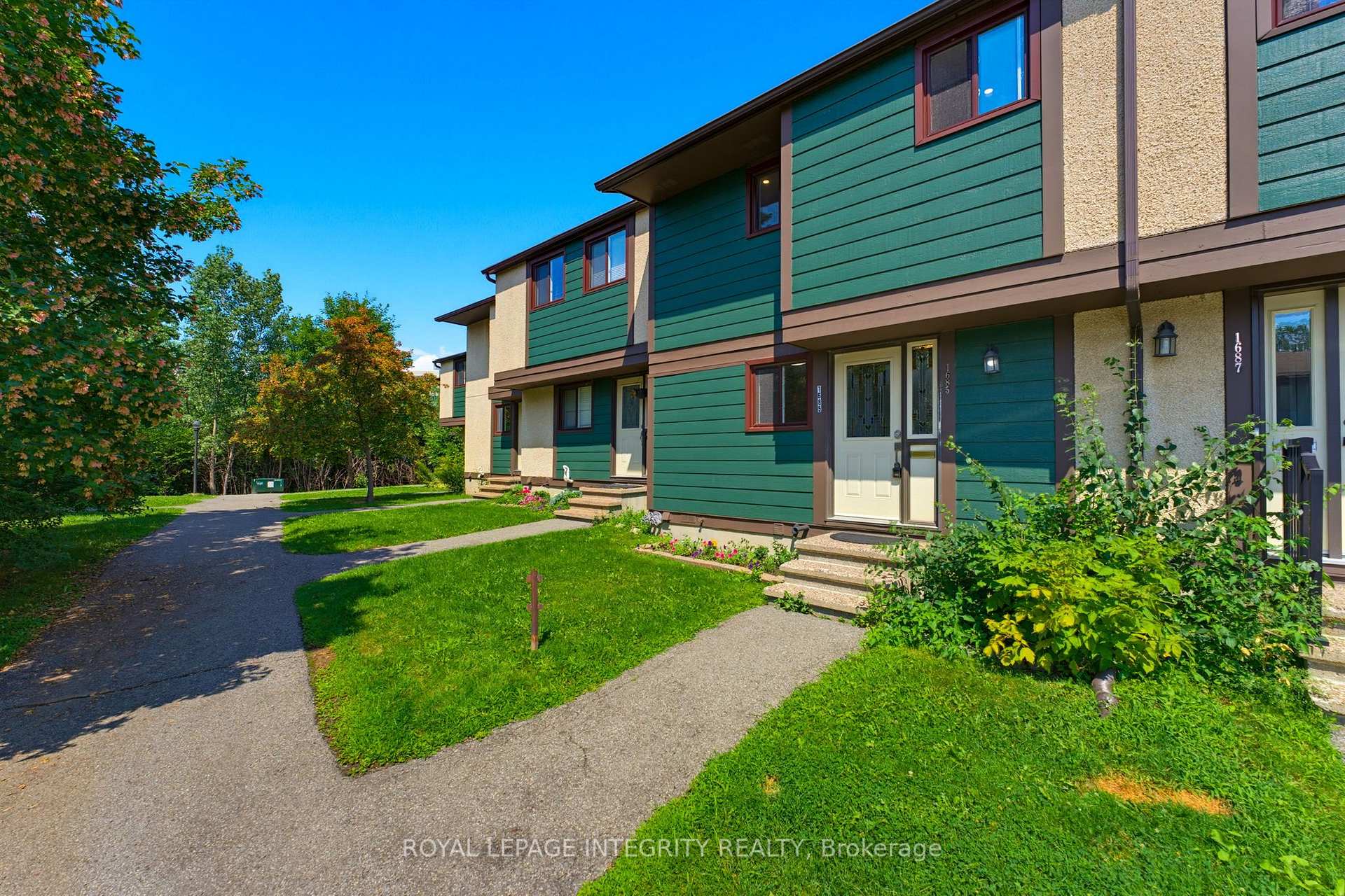 Photo 3 of Unit 46, 1685 Meadowbrook Road, Ottawa, Pineview — HOMEH